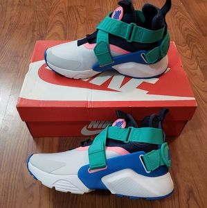 Nike Huarache City Sneakers
